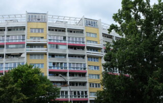Plattenbau am Platz der Vereinten Nationen