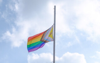 Prideflag am Holzmarkt
