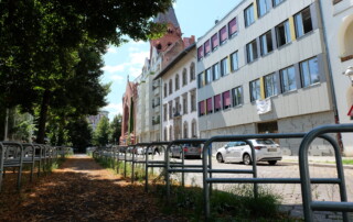 Radbügel vor dem Leibnizgymnasium