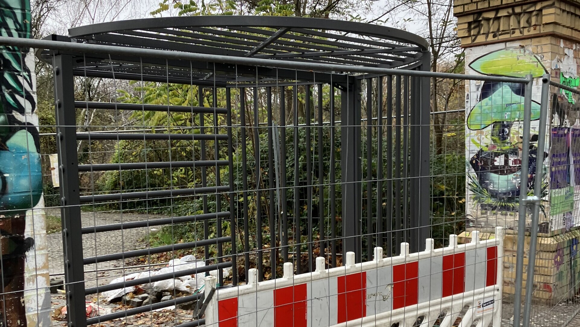 Drehkreuz am Zaun im Görli